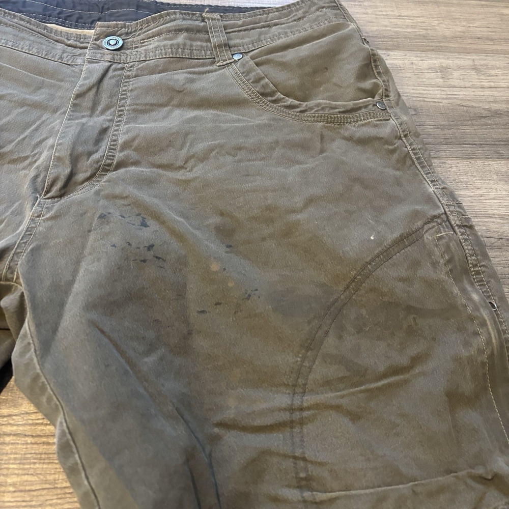 Kuhl Men's Vintage Patina Dye Hiking Shorts Zip Cargo Pockets Size 36 Olive - Picture 2 of 9